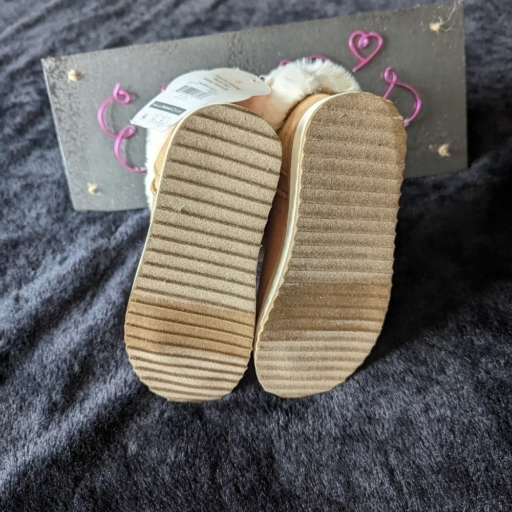 NWT Kids Beige/Tan Beige Easy On/Off Winter Boot 8